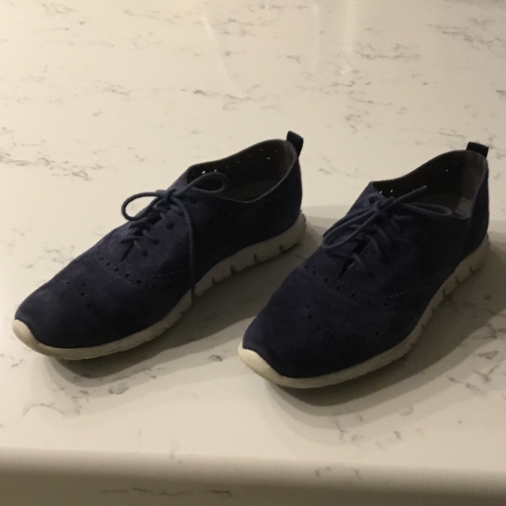Very comfy navy suede shoe
